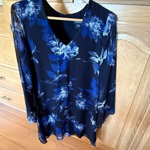 Karen Kane Women's Black and Blue Floral Blouse